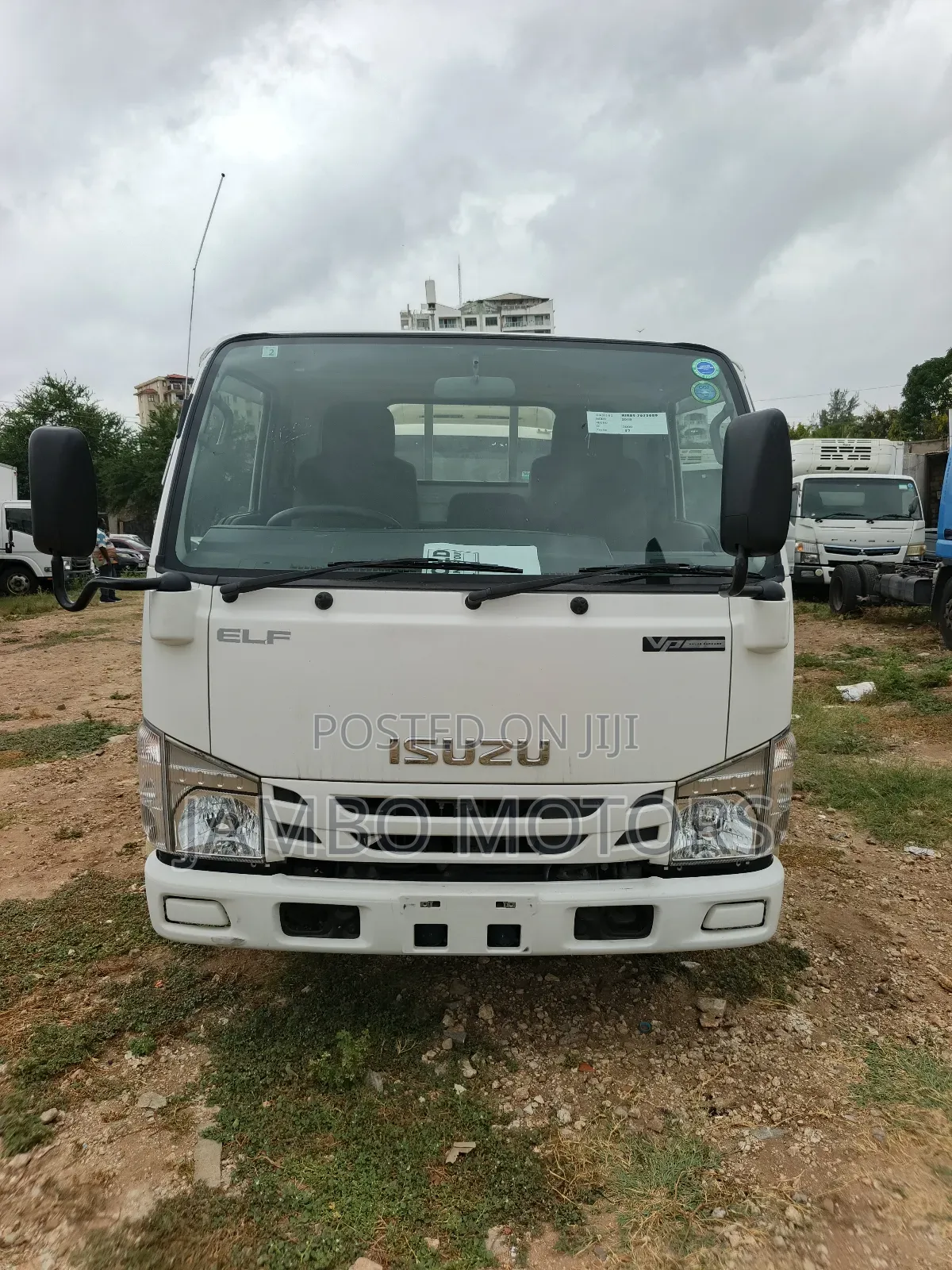 Isuzu Elf .