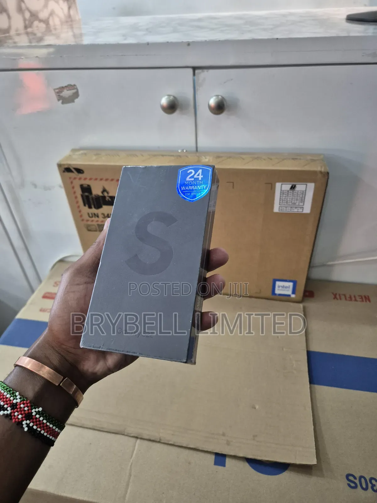 New Samsung Galaxy S22 5G 128 GB White