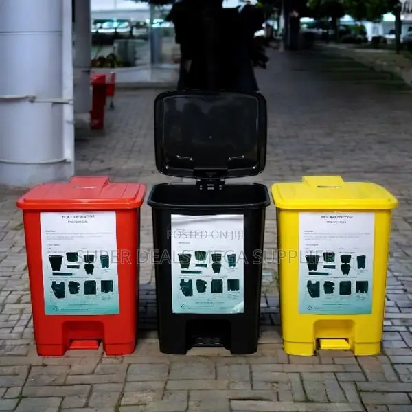 Office 30l Step Bin With Tight Fitting Lid and Smooth Inner Surfaces