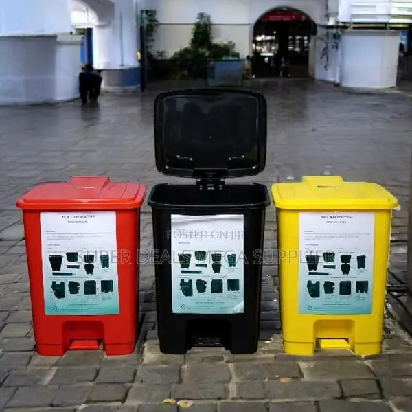 Compact Size 30 Litres Hard Plastic Foot Pedal Dust Bin for Hotels