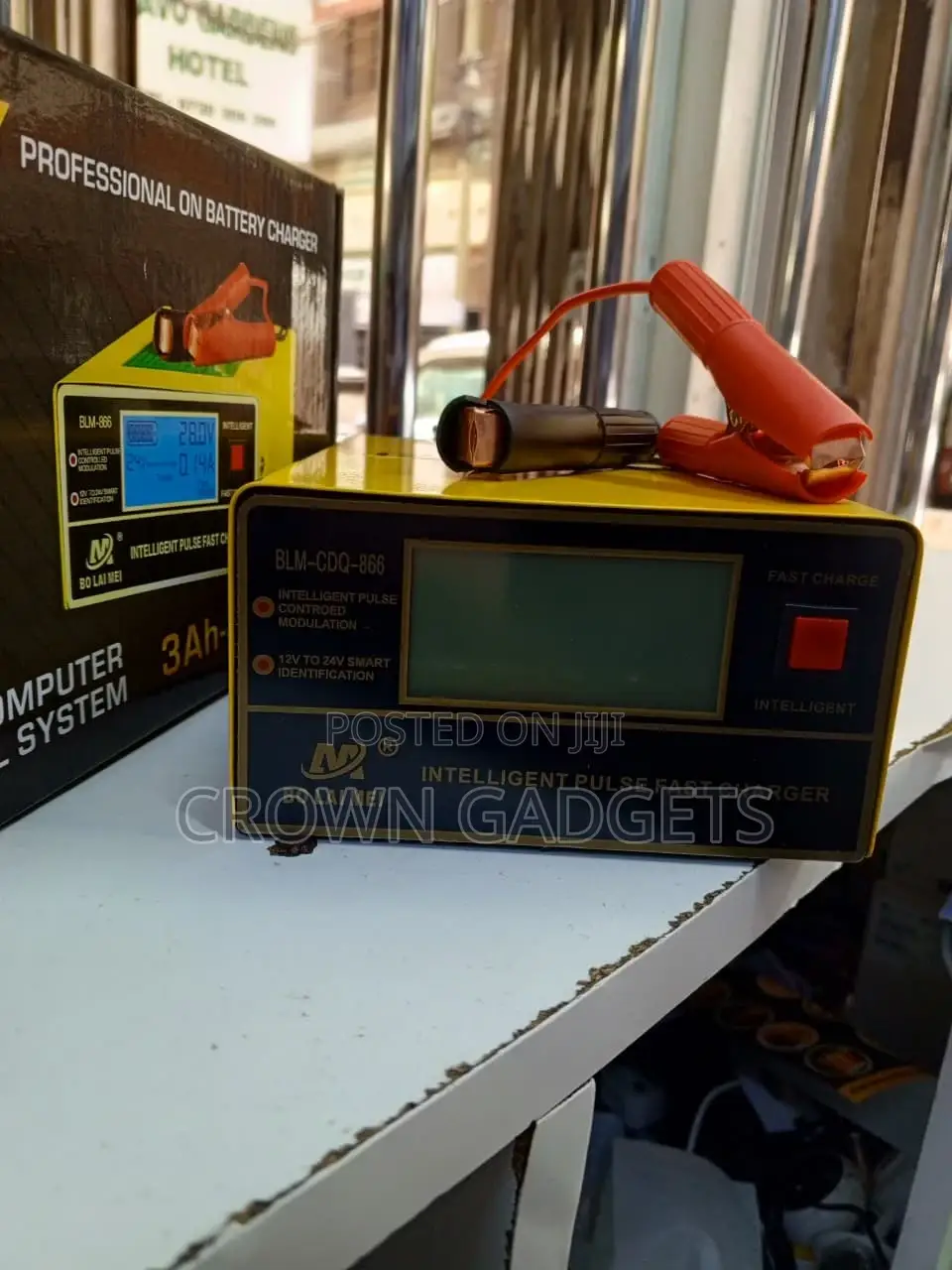 Bolaimei BLM-866 Intelligent Pulse Fast Battery Charger
