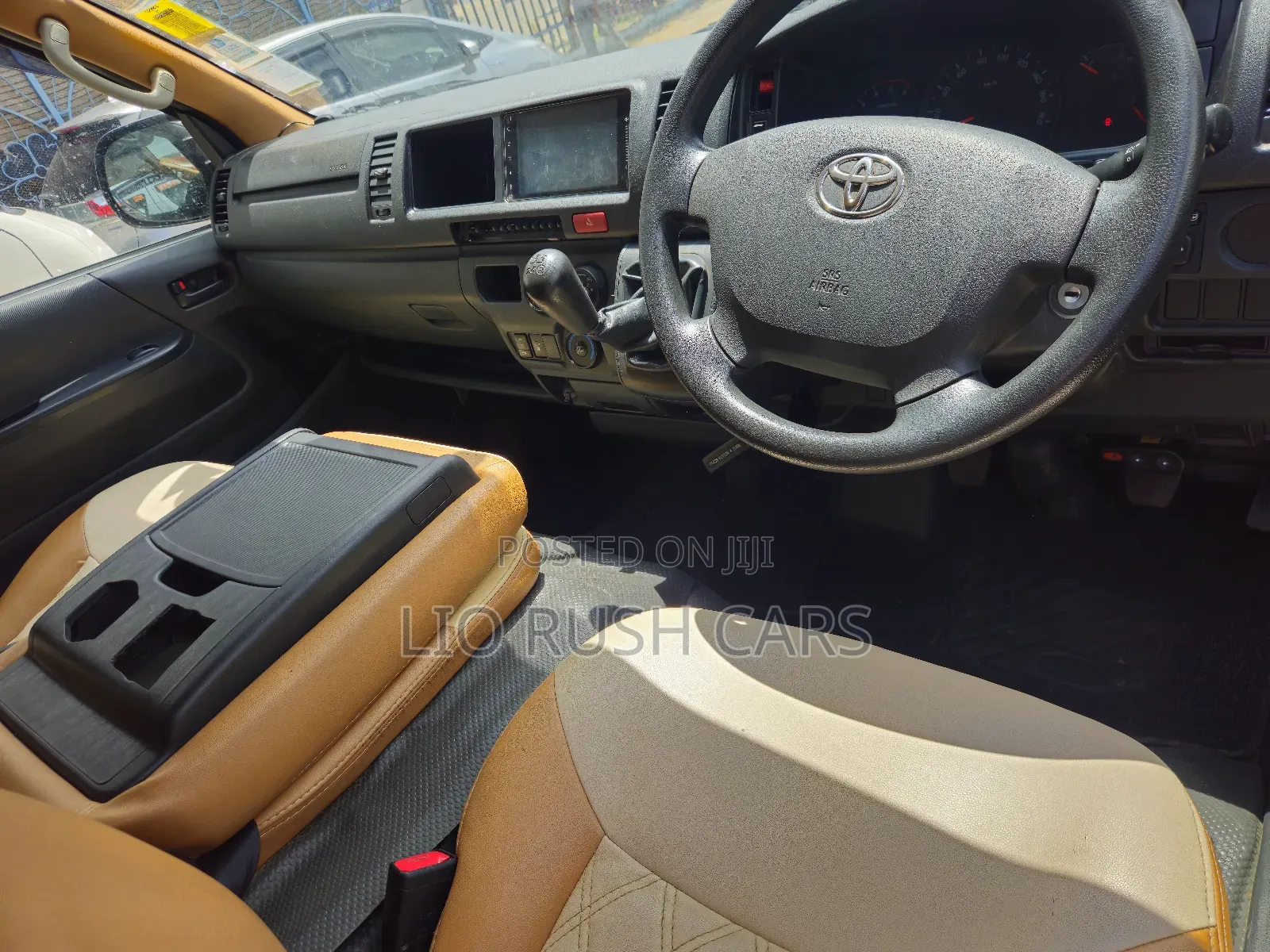 Toyota HiAce 2019 Silver