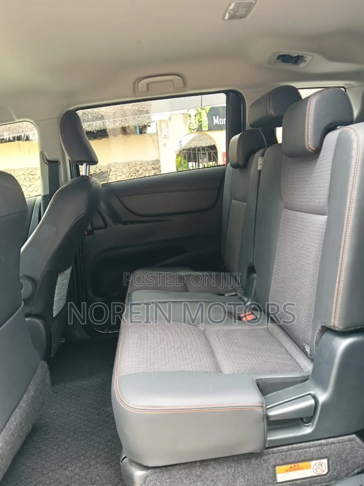 Toyota Sienta 2018 Silver