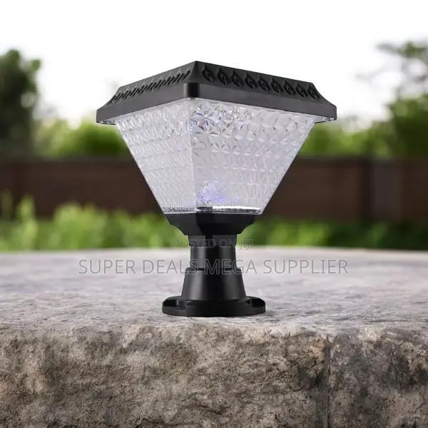 Solar Powered Fence Post Light With Decorative Crystal