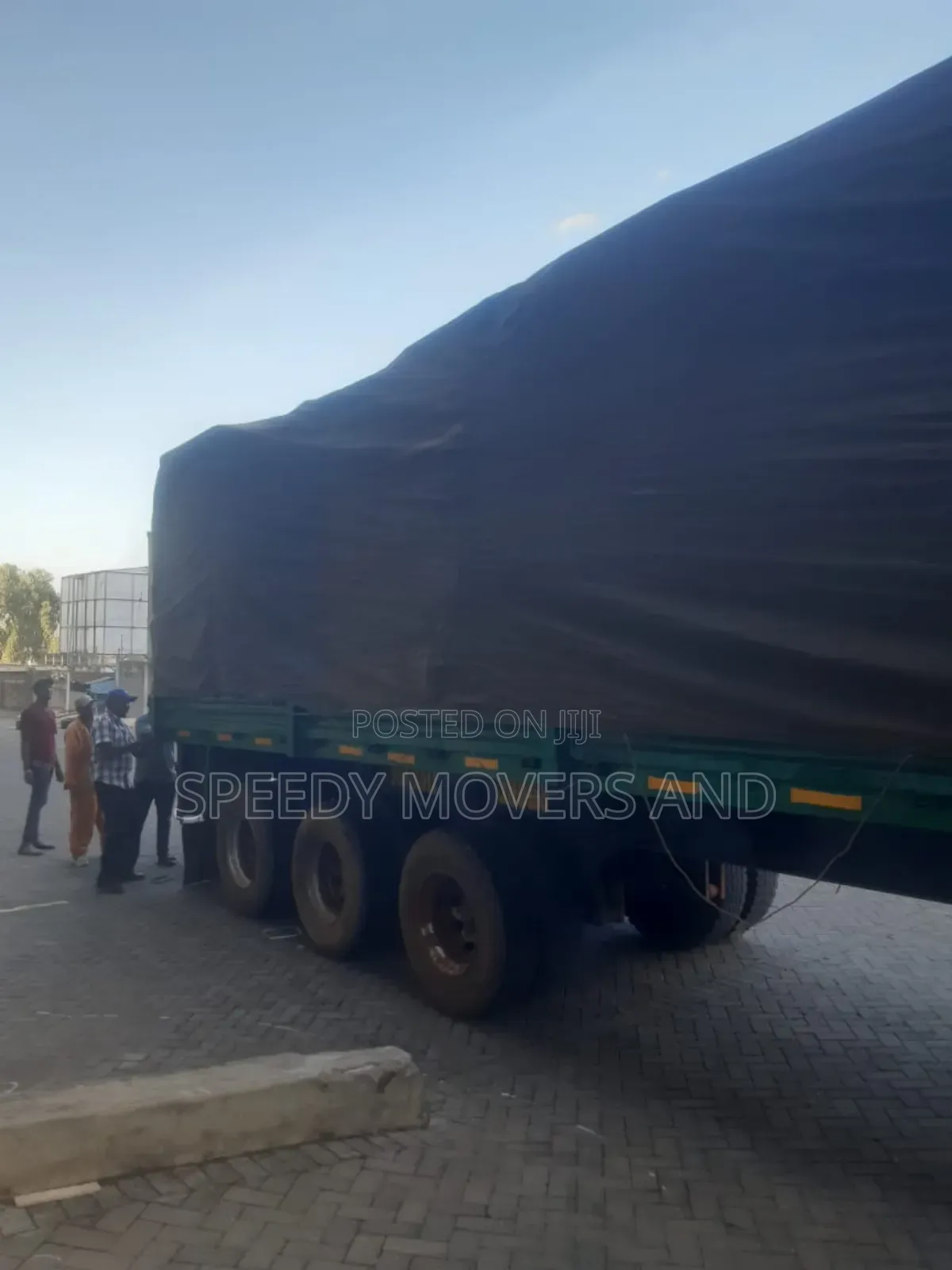 Trailers for Transit and Cargo Delivery Are Readily Available