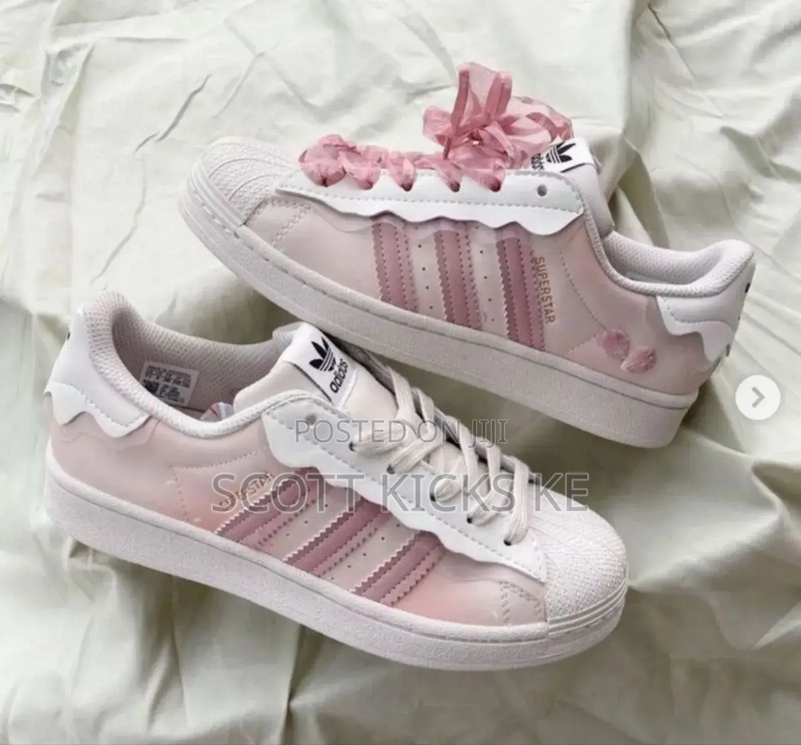 Adidas Superstar Cherry Blossom  
Q