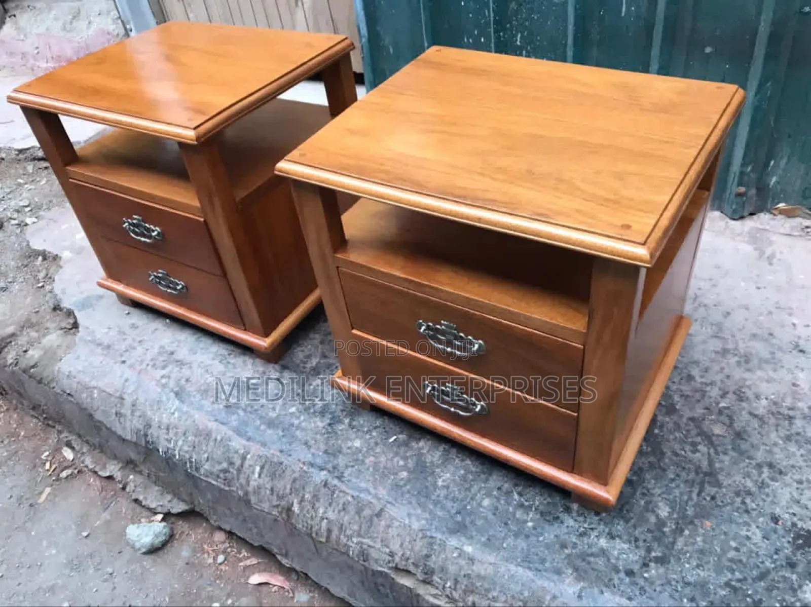Wooden Vanish Mahogany Bedside Tables
