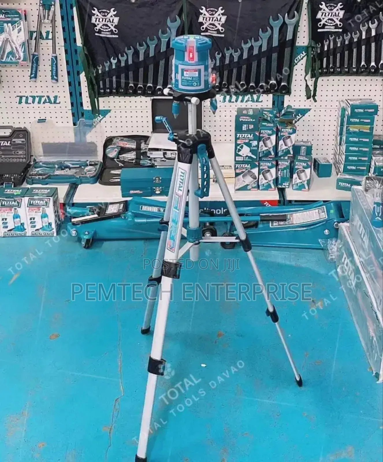 Total Self-Leveling Line Laser Level