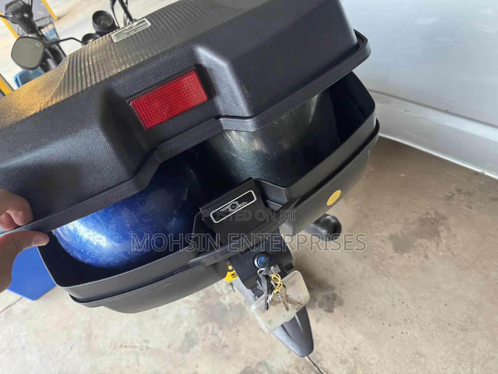 47 Liters Brand New! Motorcycle Carrier Box. Detachable