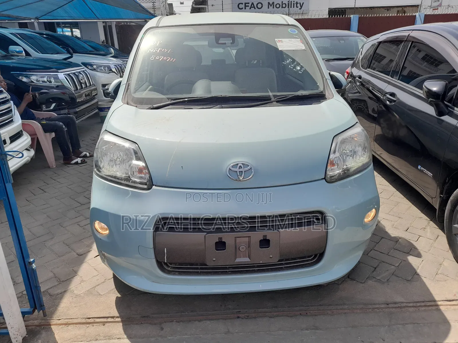 Toyota Porte 2018 Blue