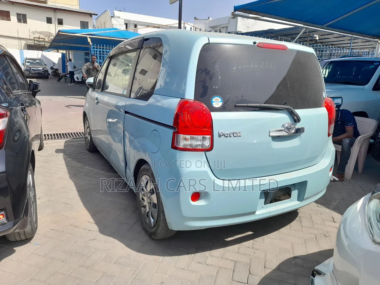 Toyota Porte 2018 Blue