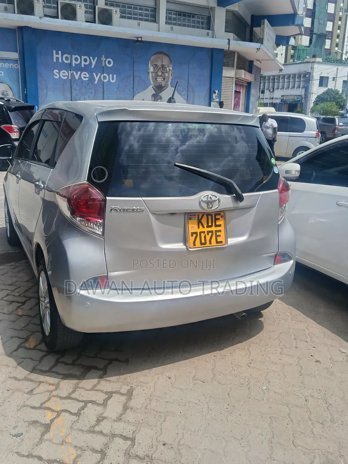 Toyota Ractis 1.5 FWD 2015 Silver