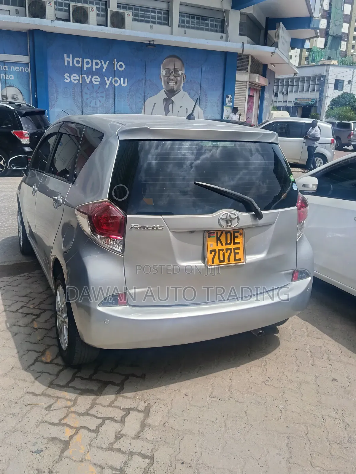 Toyota Ractis 1.5 FWD 2015 Silver