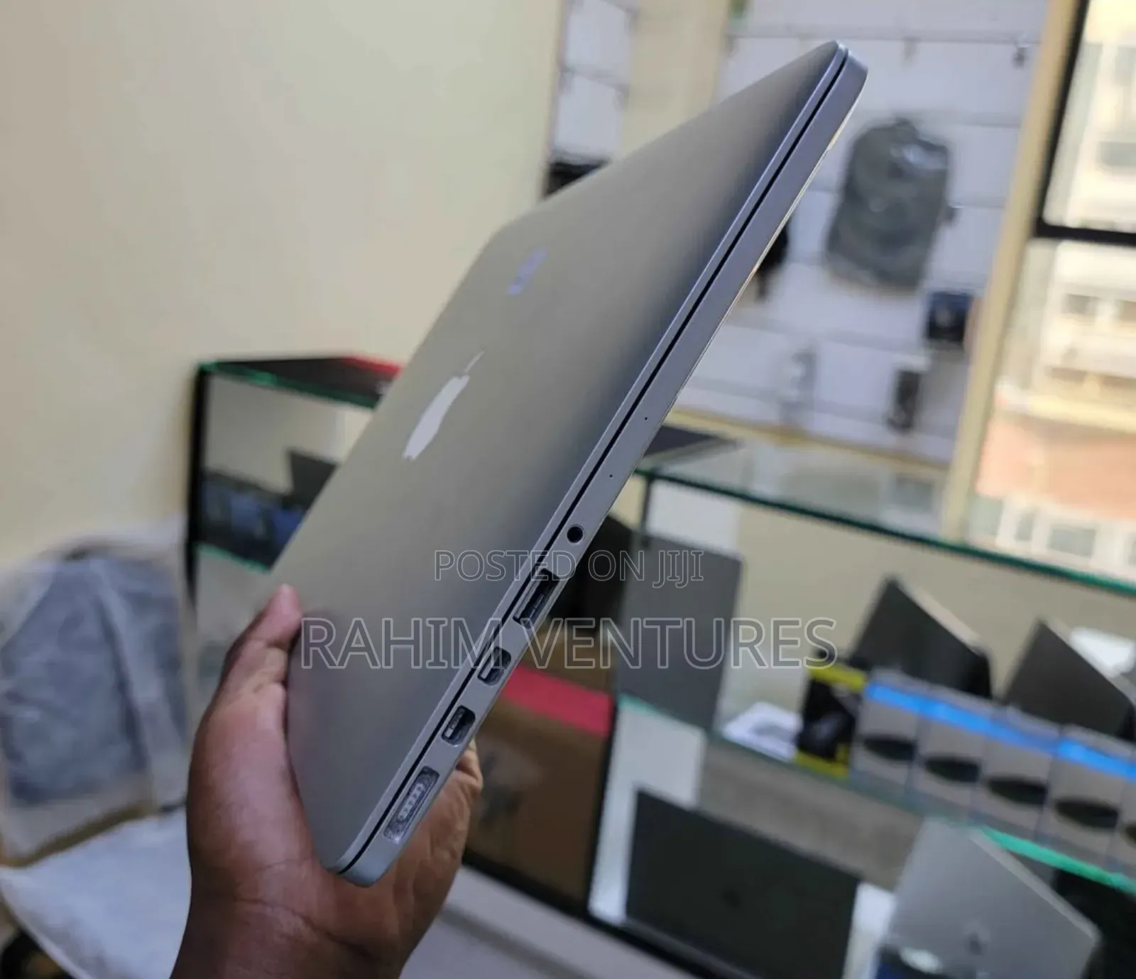 Laptop Apple MacBook Pro 2015 8GB Intel Core i5 SSD 256GB