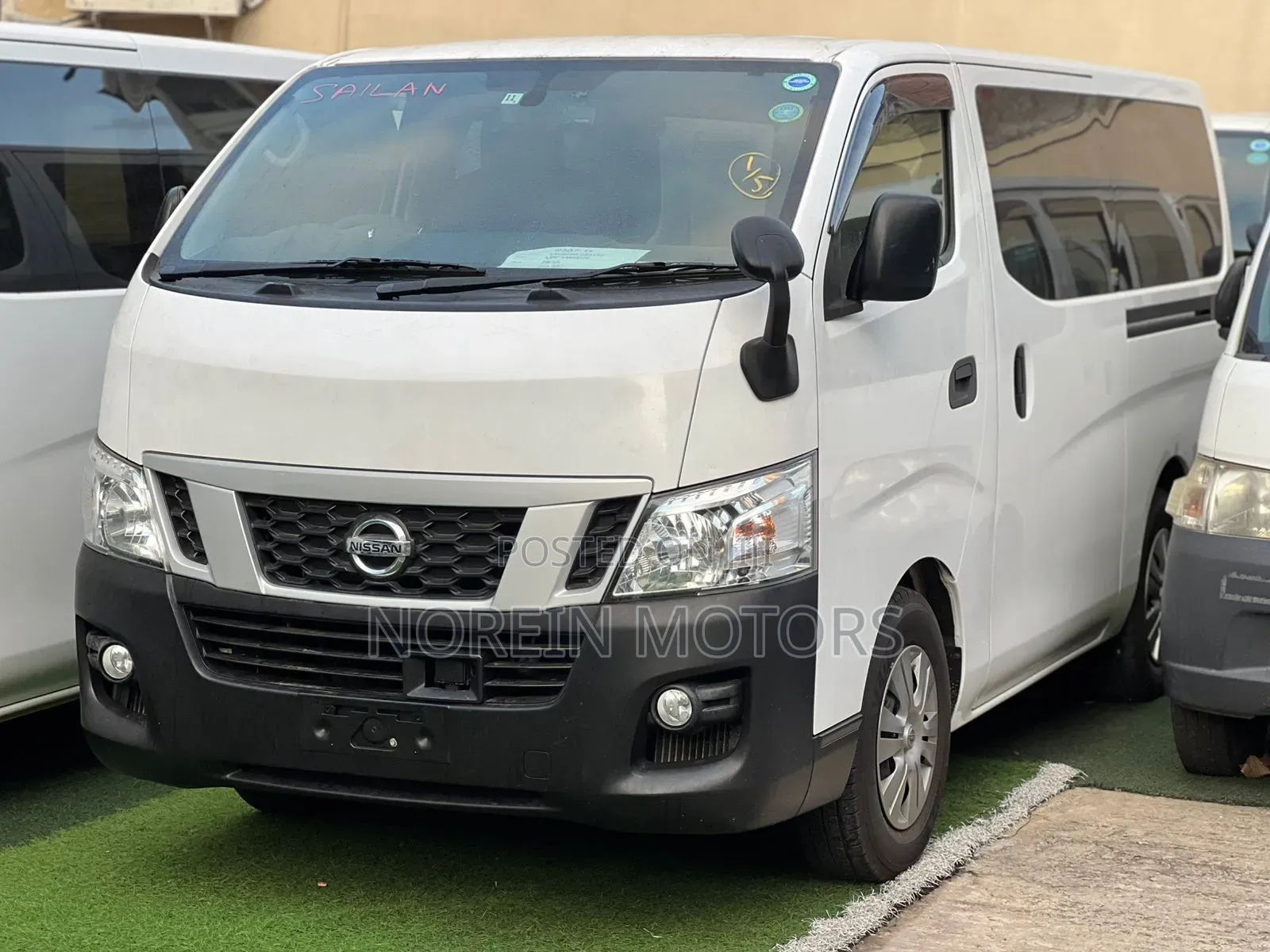 Nissan Caravan (Urvan) 2018 White
