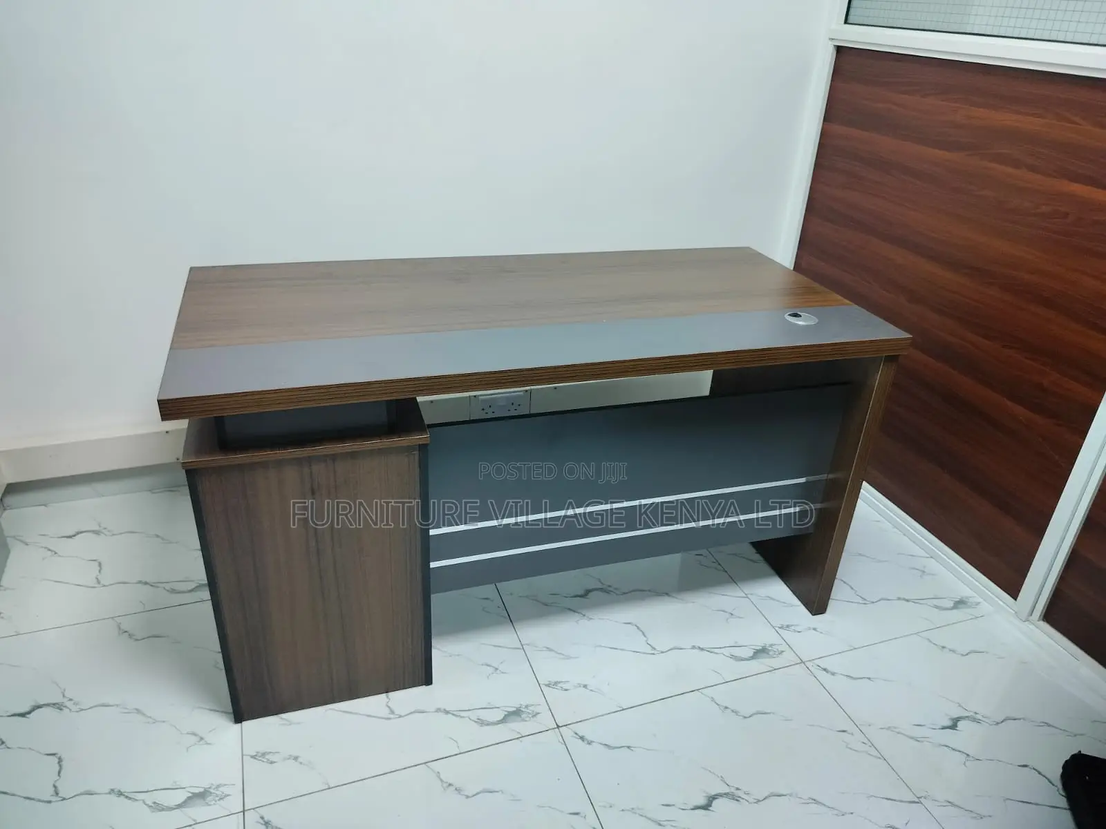 Office Desks: 120cm Imported Executive Desk With Drawers