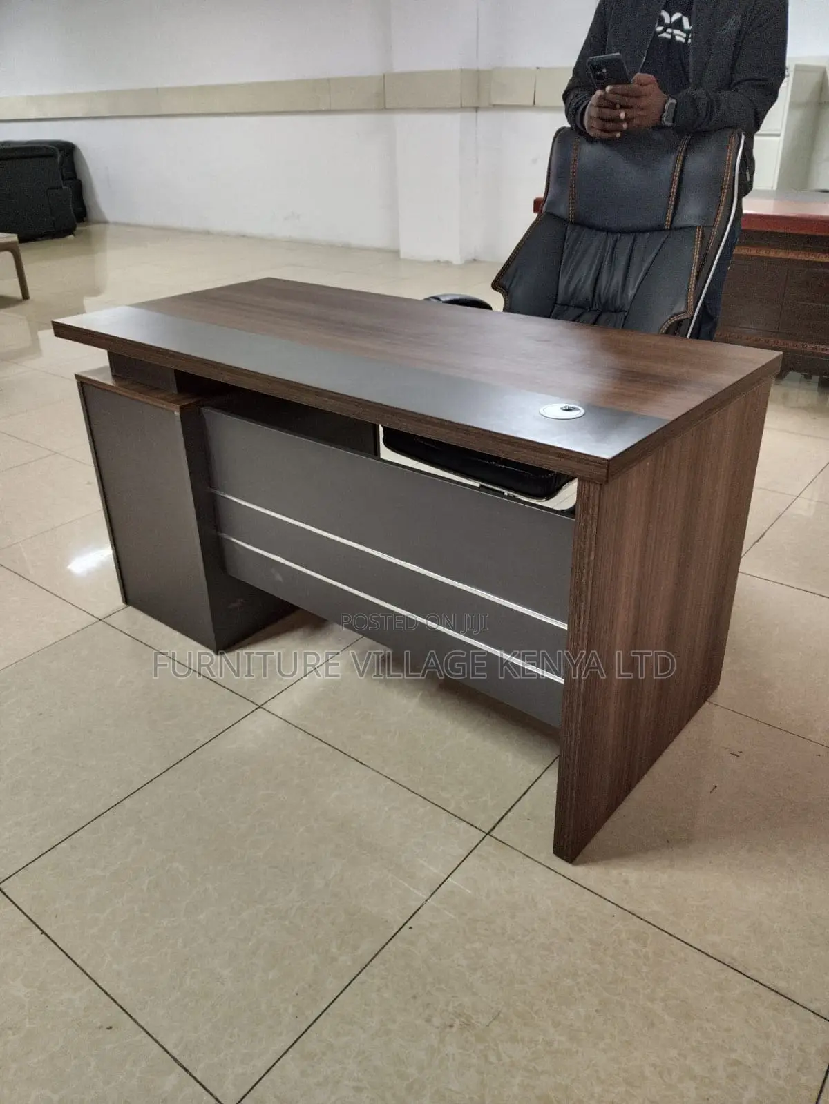 Office Desks: 120cm Imported Executive Desk With Drawers