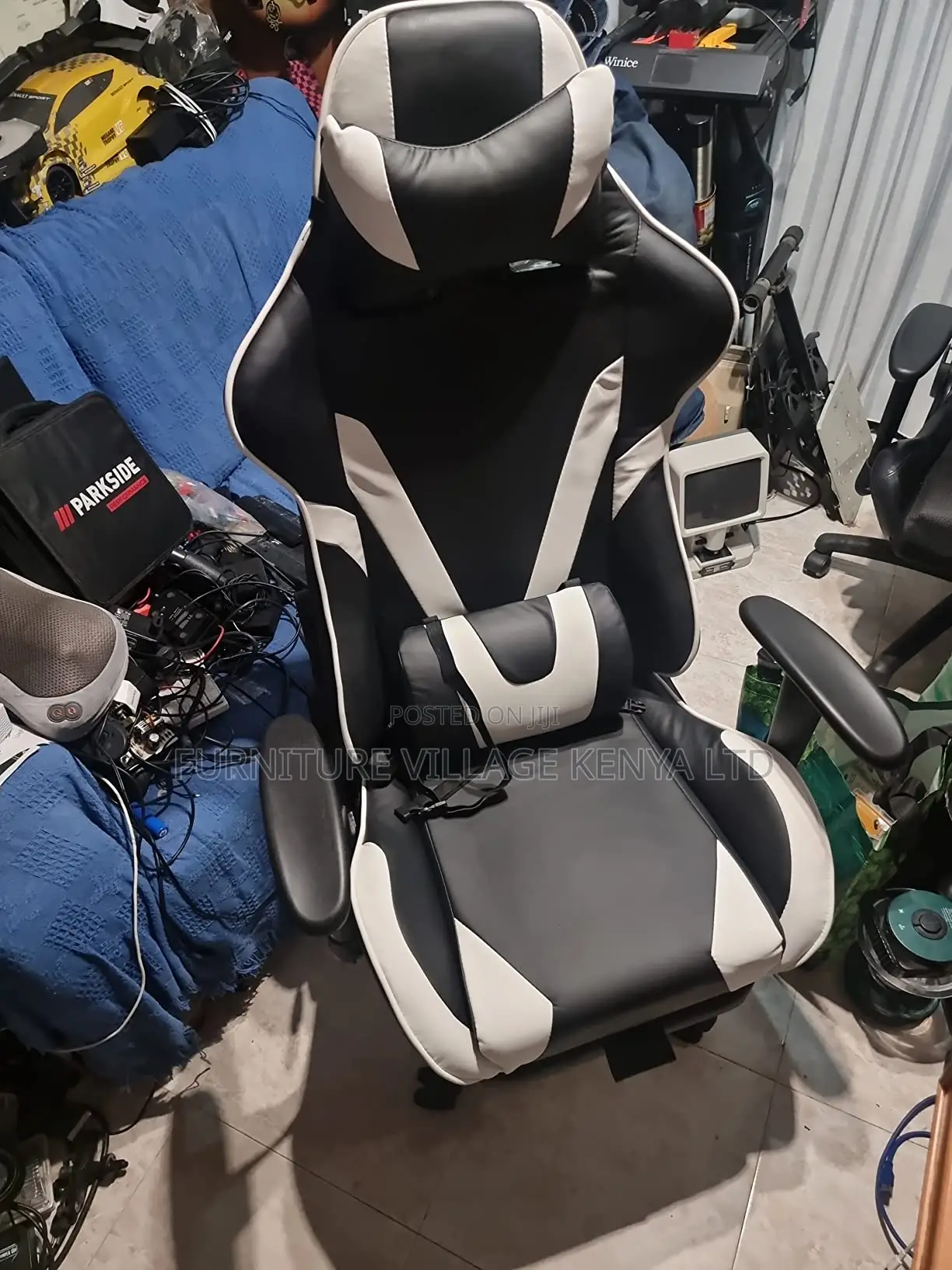 Gaming Chairs: Modern Ergonomic Gaming Seat (Black, Red & Blue)