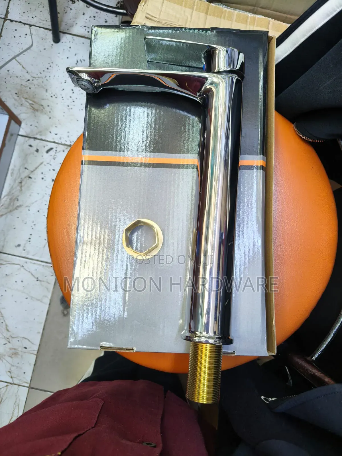 Taps(Silver) Basin Pillar