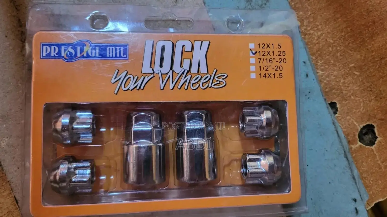 Lock Wheel = Nissan and Toyota