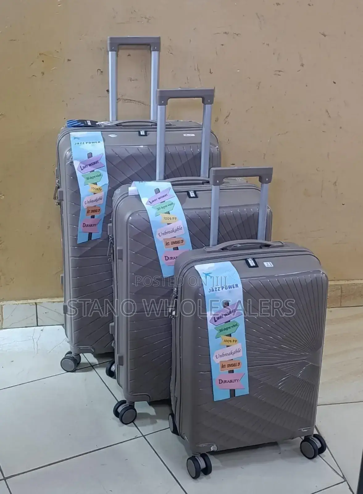 4 in 1 Unbreakable Suitcase Durable in All Colours