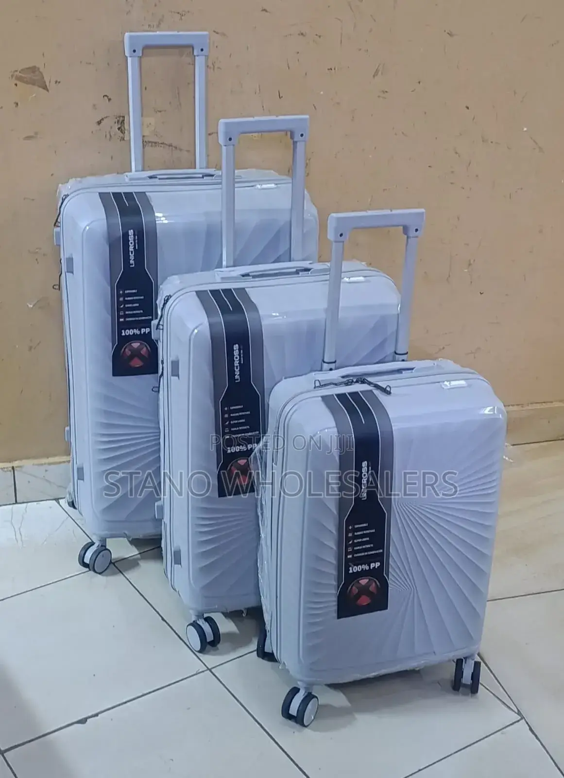 4 in 1 Unbreakable Suitcase Durable in All Colours