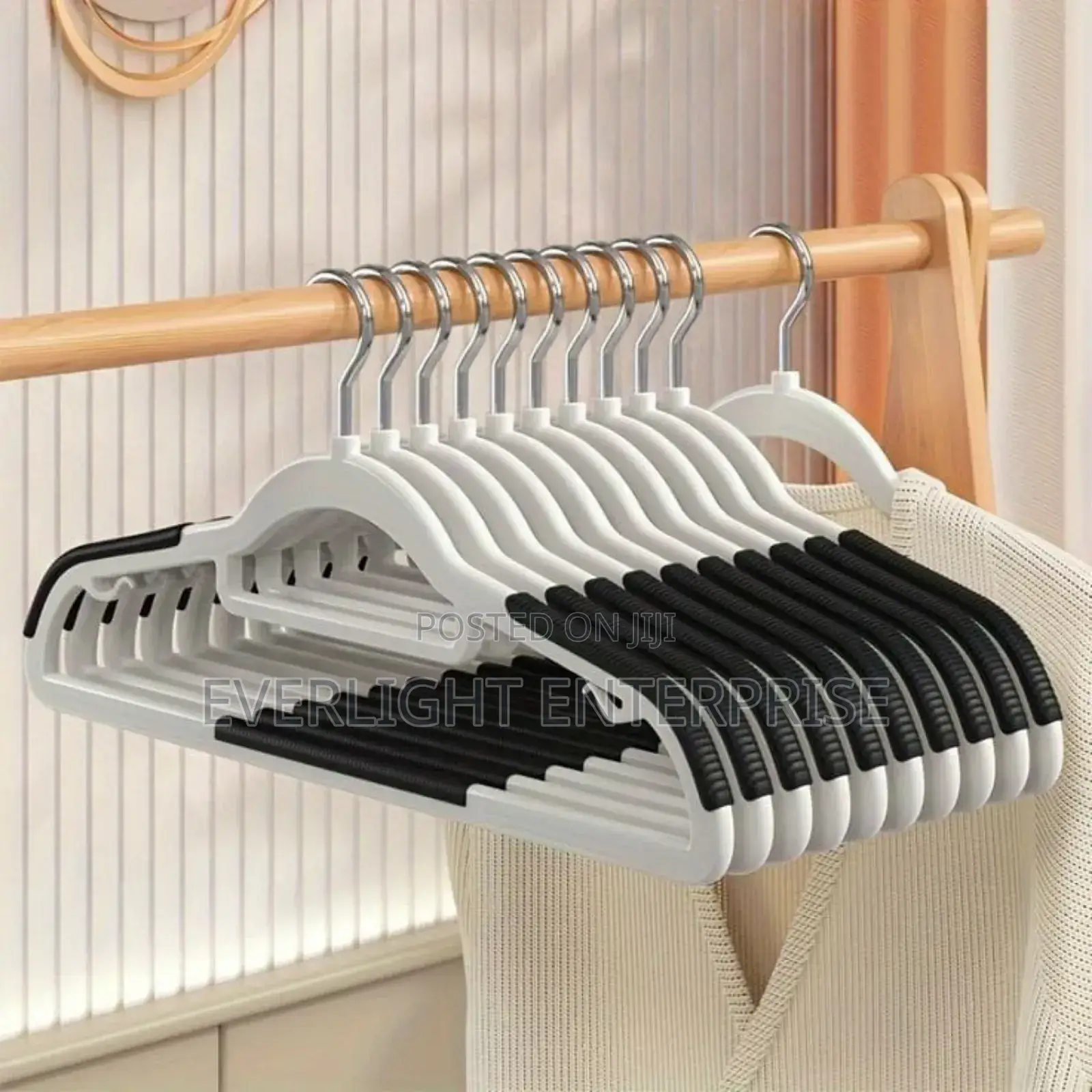 10 PCS Seemless Hangers