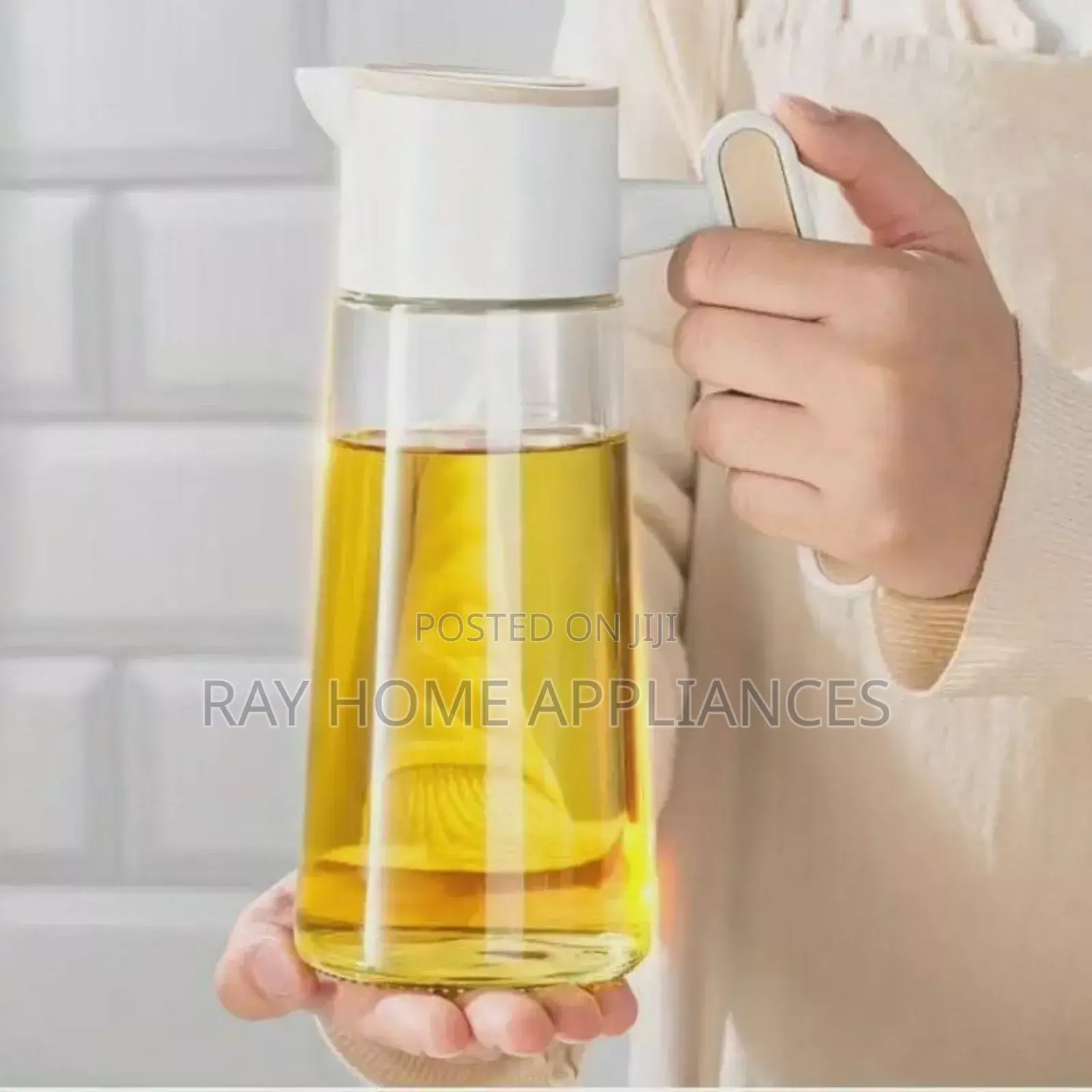 Glass Oil Dispenser Capacity 620ml Glass and Hard Plastic Auto Flip