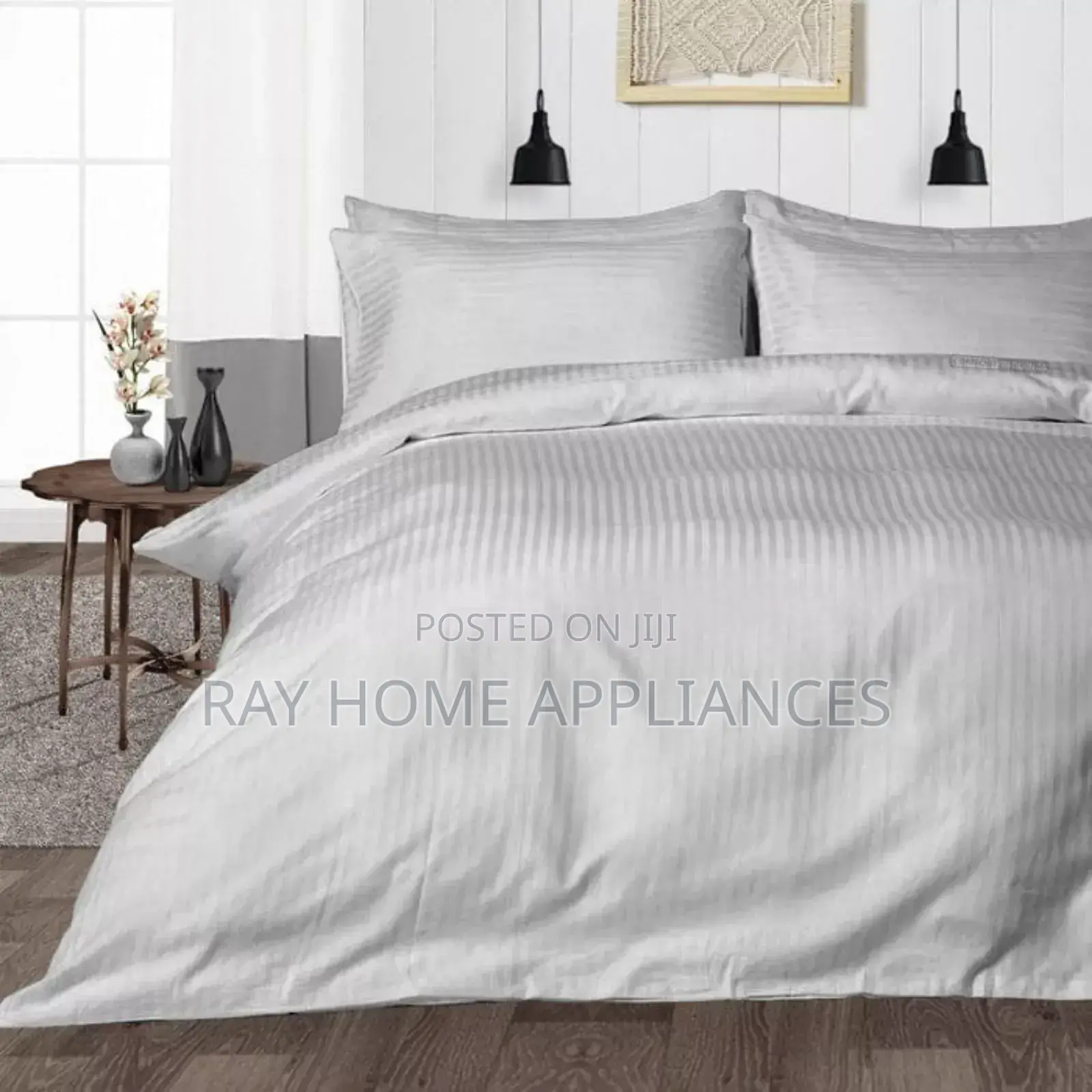 1pc Duvet Cover
1 Pc Bedsheet 
2 Pillow Cases
Size 6×7.
CLP Tc