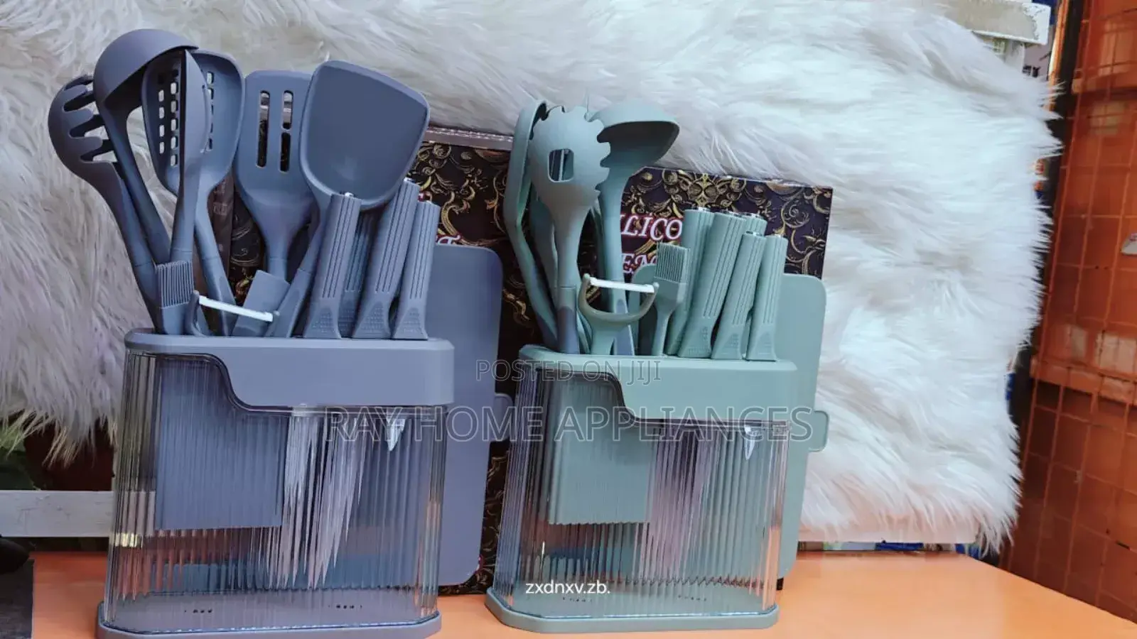 17pieces High Quality Silicone Cultery Set
 Colours Green and Grey