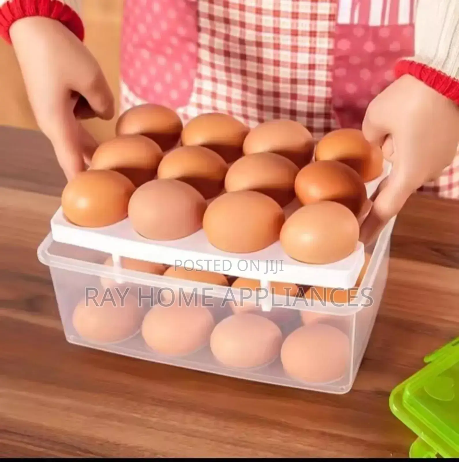 Egg Tray Material; Plastic 
Holds 32 Eggs