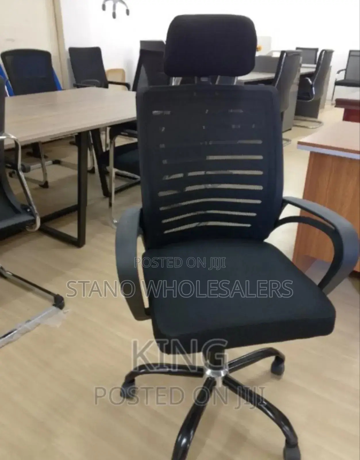 Original Leater, Assembled. Pay Office Chair With Headrest. Delivery