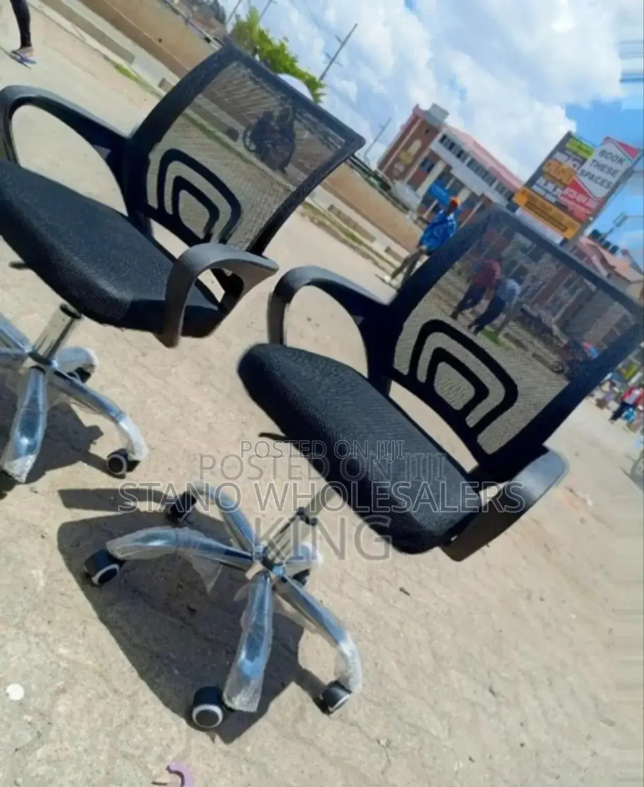 With No Headrest -Office Chair
