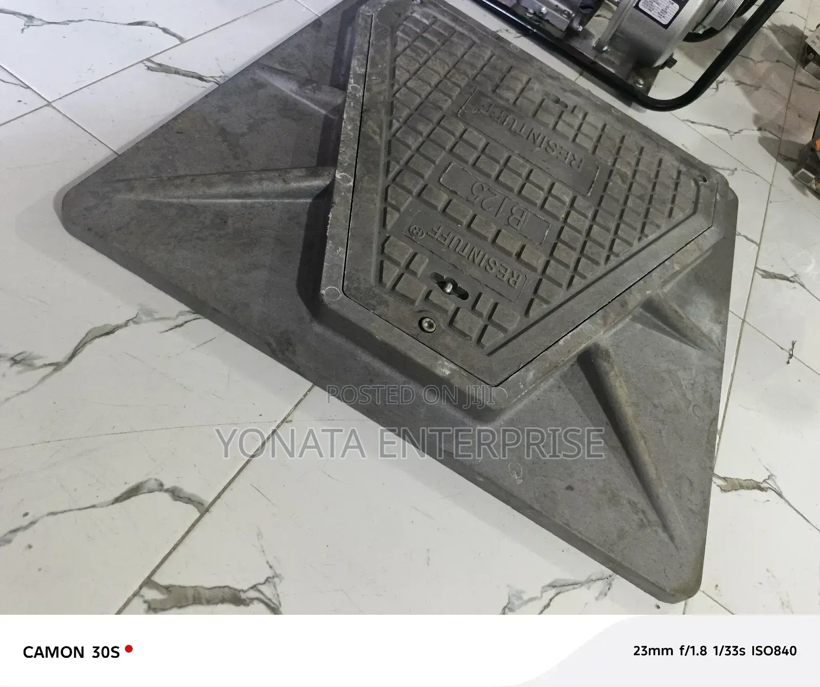 Rasintuff Triangular Manhole Cover