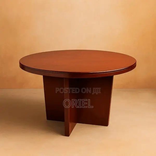 Modern Meeting Table : 4-Seater Round Conference Table