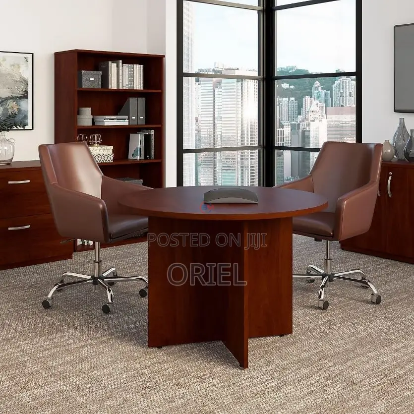 Modern Meeting Table : 4-Seater Round Conference Table