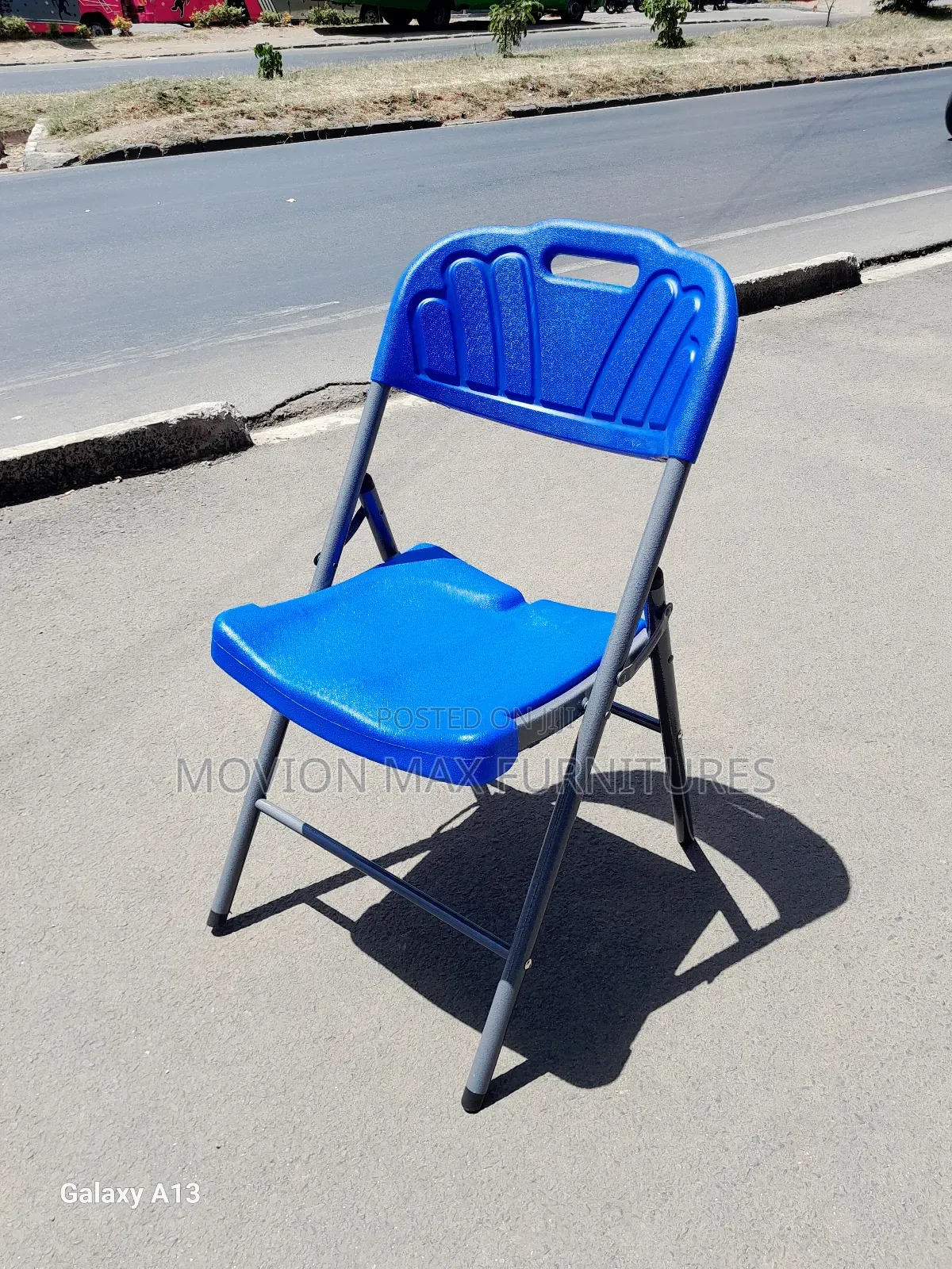 Blue Foldable Relaxing Chair