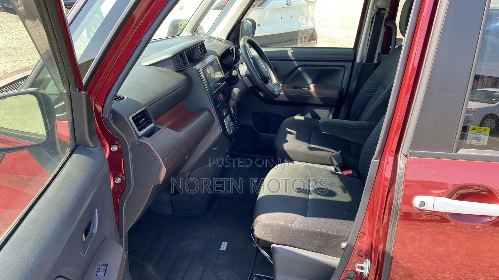Toyota Roomy 2019 Red