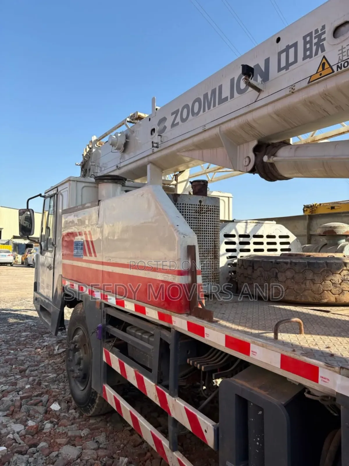 Cranes Are Available for Jobs and Delivery