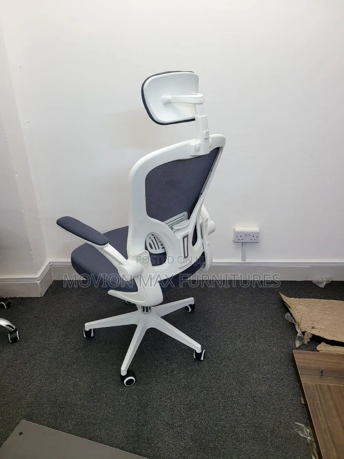 Arm Adjustable Chair