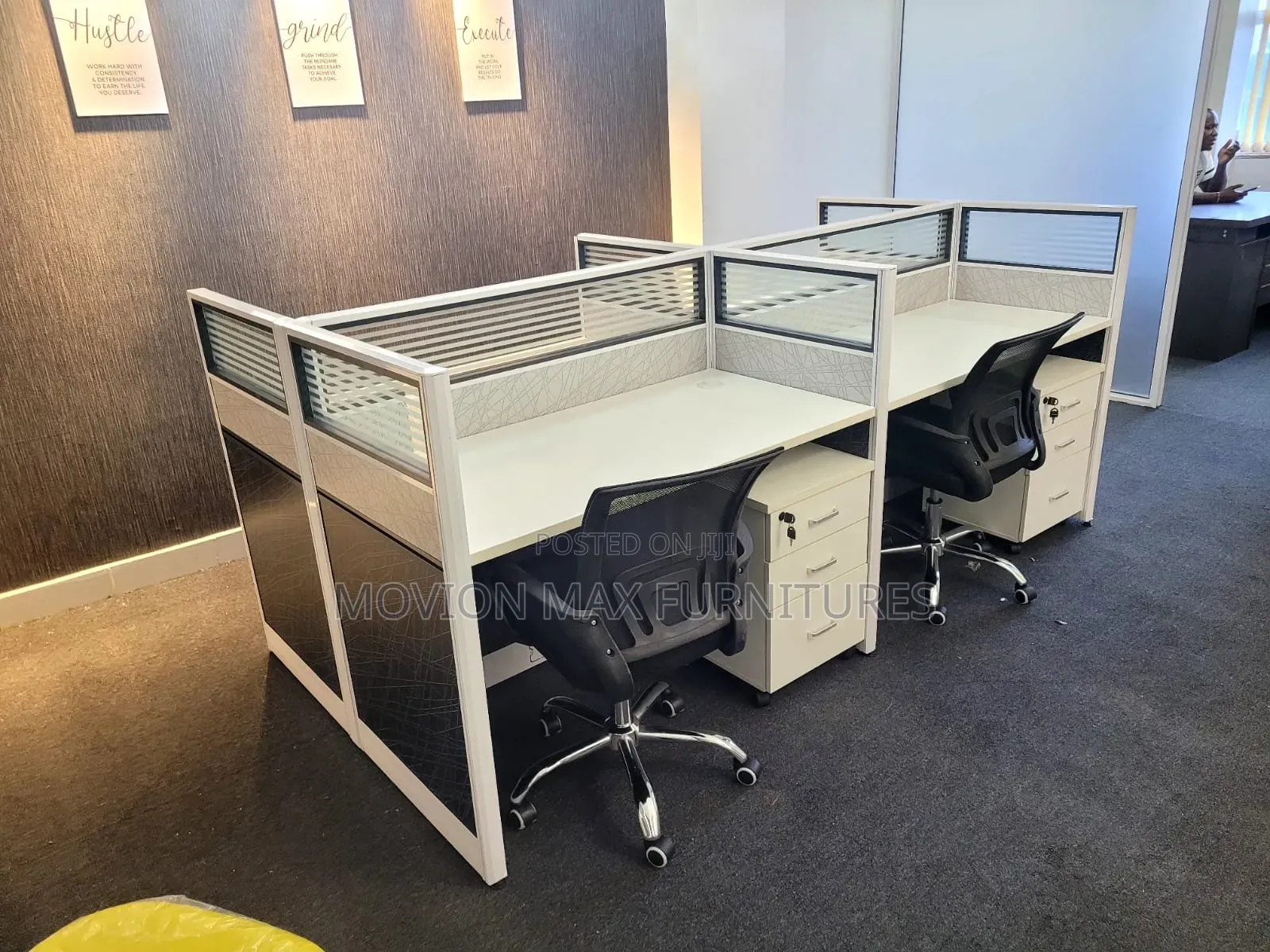 Modern Workstation Office Desk and Chairs