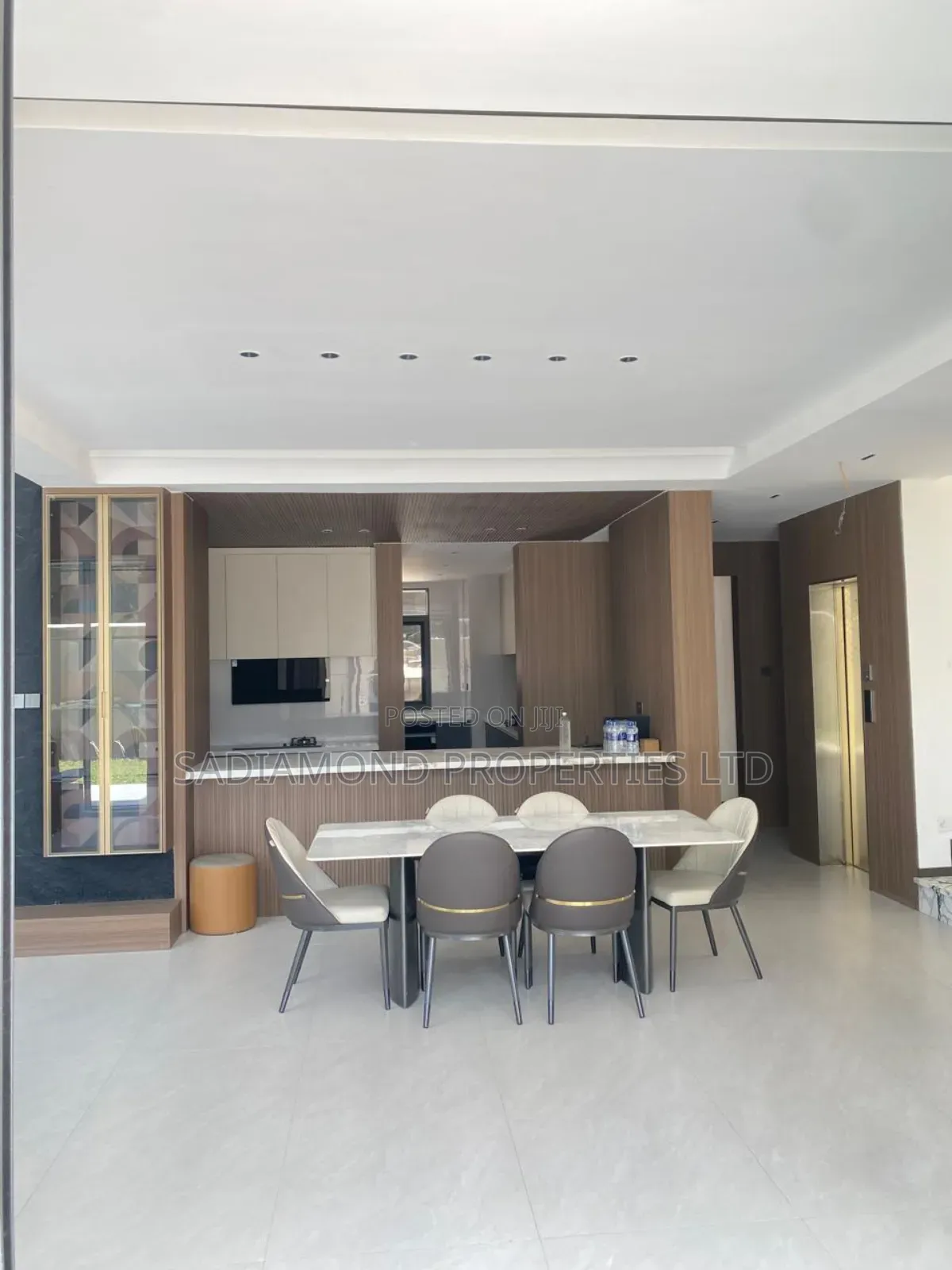 5bdrm Villa in Lavington for sale