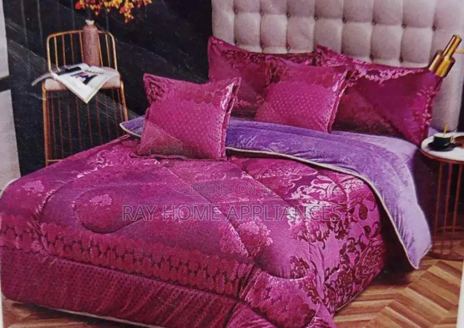 Silk Duvet 1 Duvet
1 Bedsheet
2 Pillowcases 2 Throw Pillowcases 
6x7