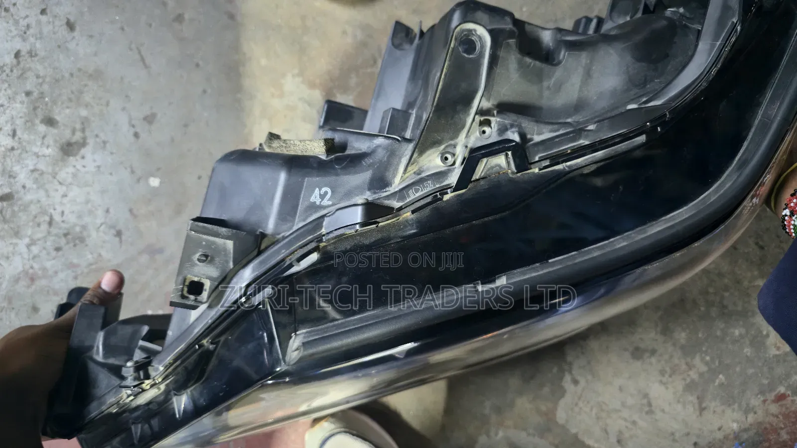 Lexus 570 Headlight