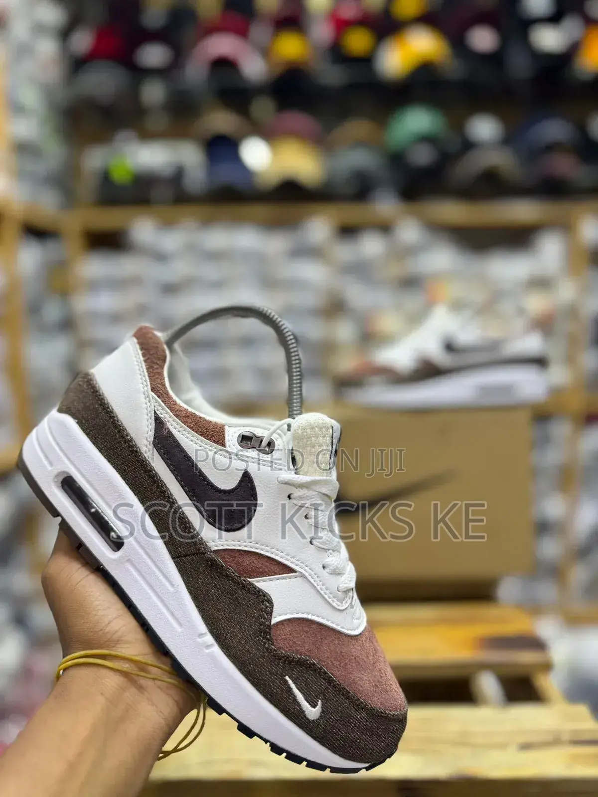 Travis Scott X Nike Air Max 1 Reverse Mocha