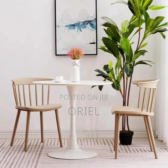 White Round Eames Home Dining Table