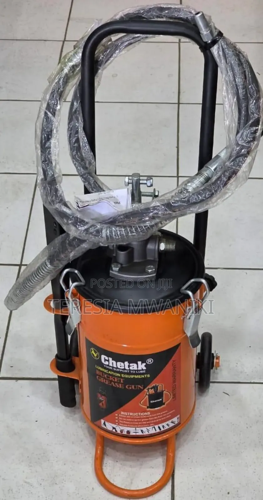 Chetak Bucket Grease Pump With Wheels.