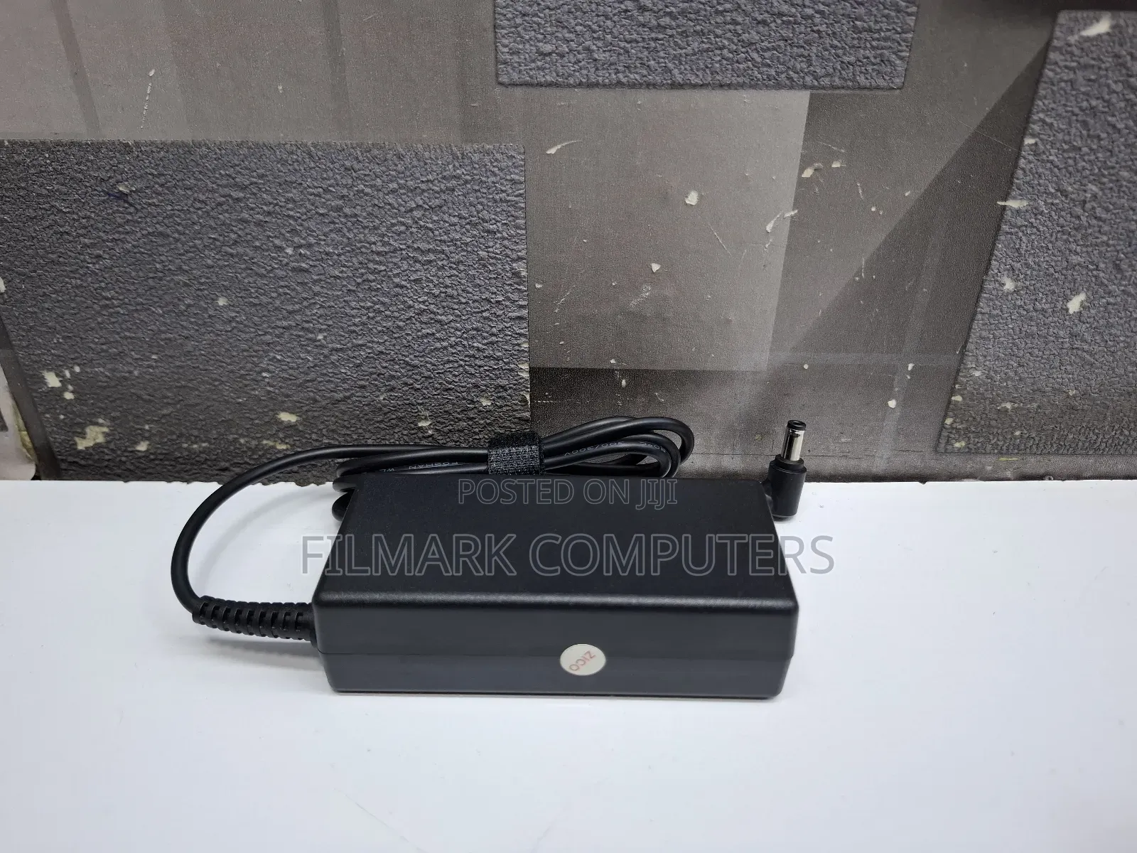 Toshiba Adapter 19v 3.42a 2.5mm
