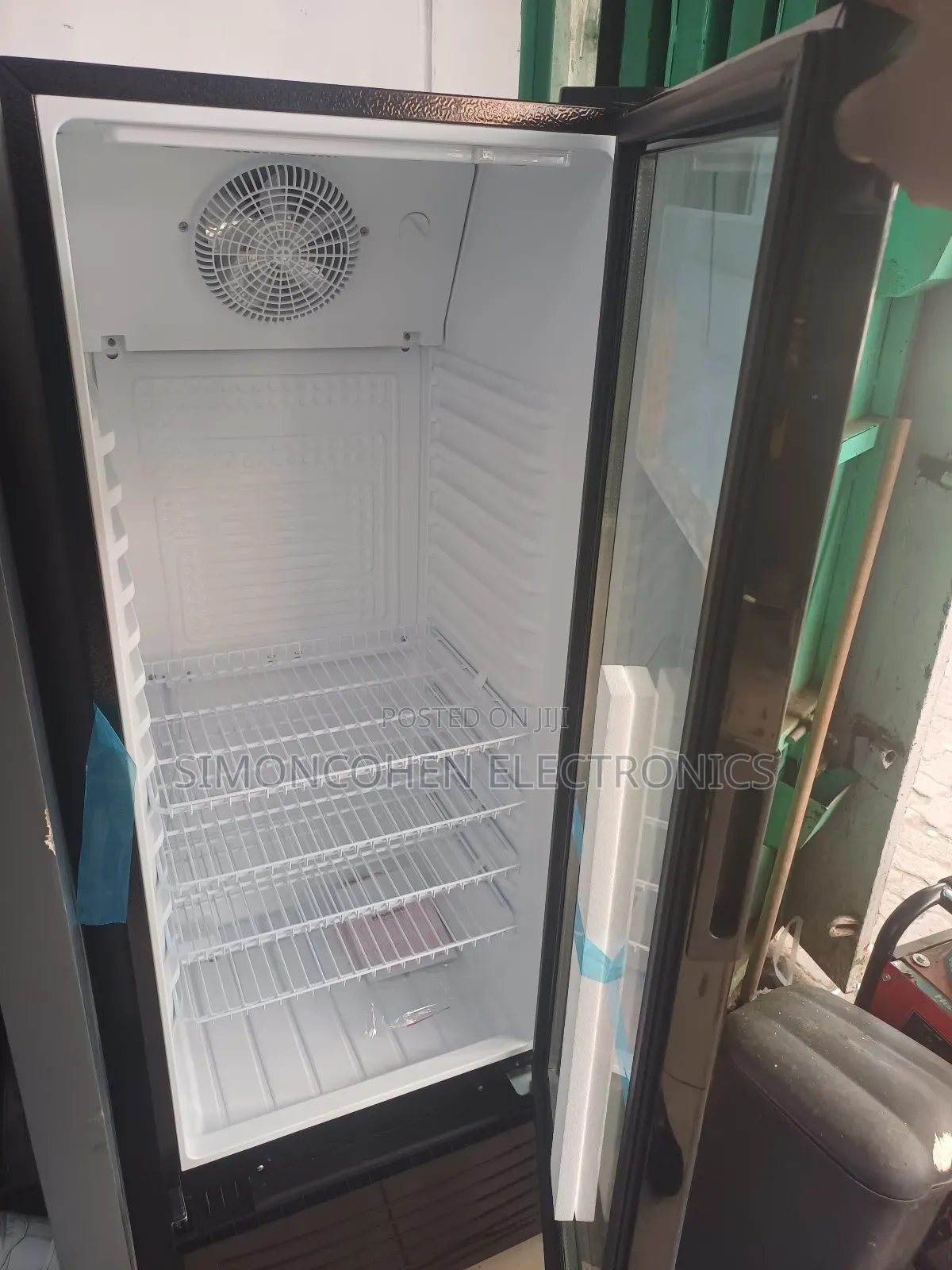 Hisense Showcase 192 Liters Glass Door Refrigerator With Lock