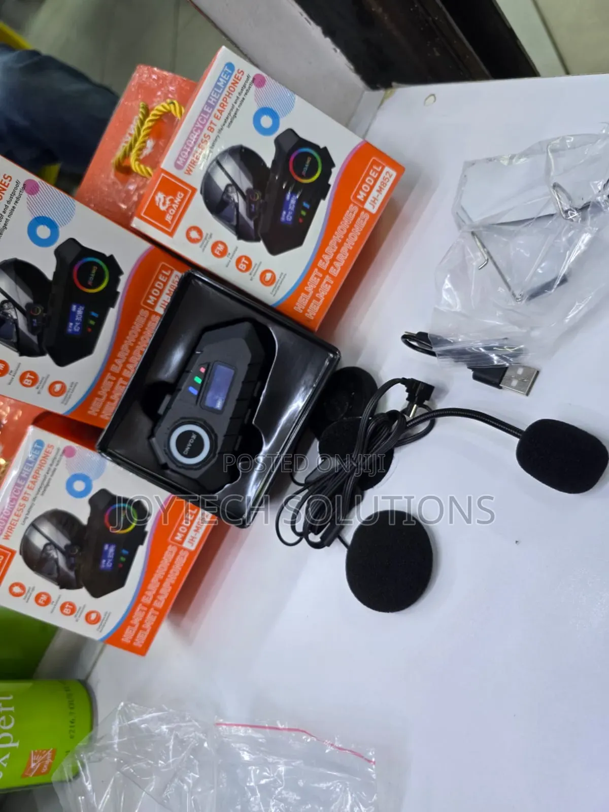 Intelligent Helmet Motorcycle Wireless Earphones ( Noise Cancelling)
